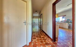 5 Bedroom House For Sale in Lagoon