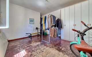 5 Bedroom House For Sale in Lagoon