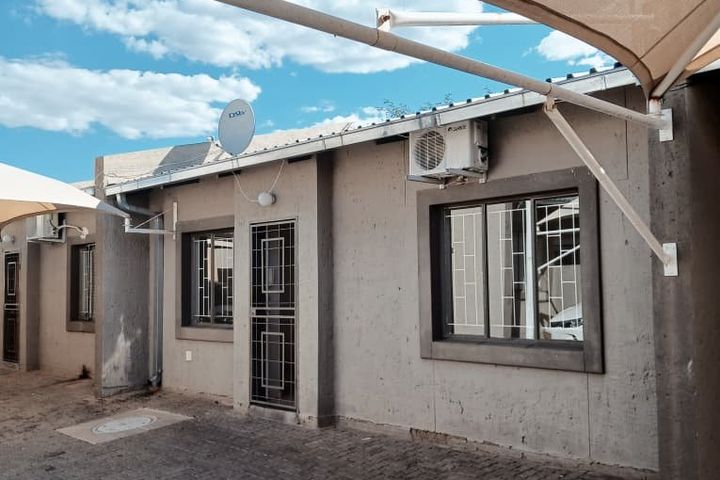 2 Bedroom Apartment/Penthouse For Sale in Pionierspark Ext 1, Windhoek
