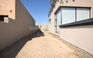 3 Bedroom House To Rent in Dolphin Beach