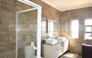 3 Bedroom House To Rent in Dolphin Beach