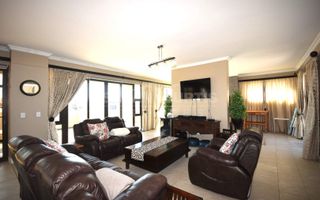 3 Bedroom House To Rent in Dolphin Beach