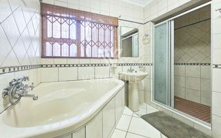 2 Bedroom Apartment / Penthouse To Rent in Long Beach