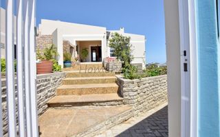 8 Bedroom House For Sale in Mile 4 Extension 1, Swakopmund