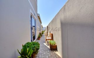 8 Bedroom House For Sale in Mile 4 Extension 1, Swakopmund
