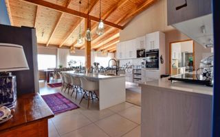 8 Bedroom House For Sale in Mile 4 Extension 1, Swakopmund