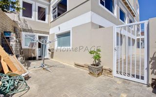 8 Bedroom House For Sale in Mile 4 Extension 1, Swakopmund