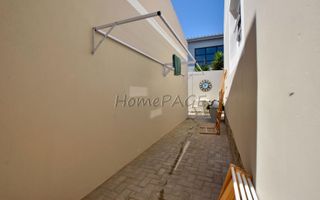8 Bedroom House For Sale in Mile 4 Extension 1, Swakopmund
