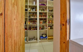 8 Bedroom House For Sale in Mile 4 Extension 1, Swakopmund