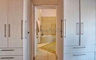 8 Bedroom House For Sale in Mile 4 Extension 1, Swakopmund