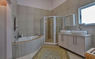 8 Bedroom House For Sale in Mile 4 Extension 1, Swakopmund