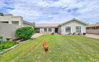 4 Bedroom House For Sale in Walvis Bay Central