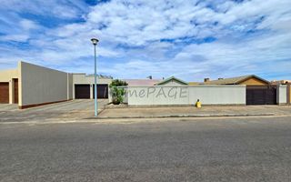 4 Bedroom House For Sale in Walvis Bay Central