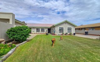 4 Bedroom House For Sale in Walvis Bay Central