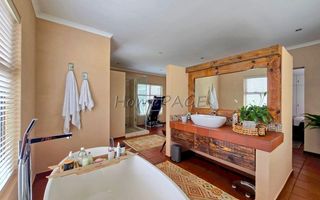 4 Bedroom House For Sale in Walvis Bay Central