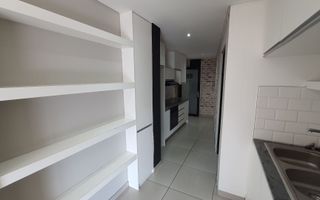 1 Bedroom Apartment / Penthouse To Rent in Windhoek Central,...