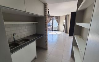 1 Bedroom Apartment / Penthouse To Rent in Windhoek Central,...