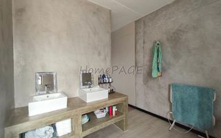 5 Bedroom House For Sale in Dolphin Beach