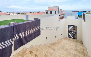 5 Bedroom House For Sale in Dolphin Beach