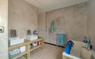 5 Bedroom House For Sale in Dolphin Beach