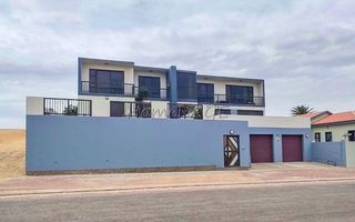 5 Bedroom House For Sale in Dolphin Beach