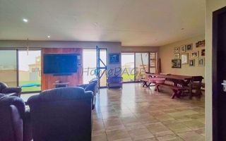 5 Bedroom House For Sale in Dolphin Beach