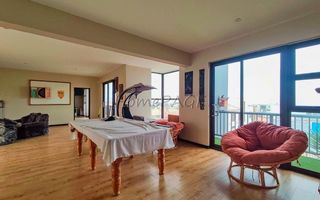 5 Bedroom House For Sale in Dolphin Beach