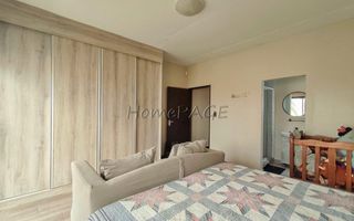 5 Bedroom House For Sale in Dolphin Beach