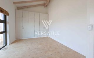 4 Bedroom House For Sale in Long Beach