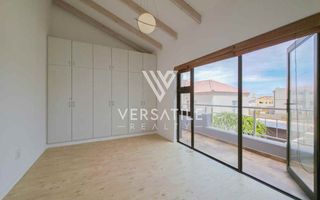 4 Bedroom House For Sale in Long Beach