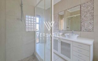 4 Bedroom House For Sale in Long Beach