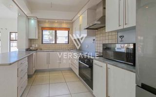 4 Bedroom House For Sale in Long Beach