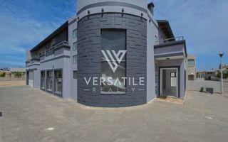 4 Bedroom House For Sale in Long Beach