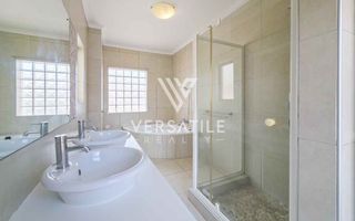 4 Bedroom House For Sale in Long Beach