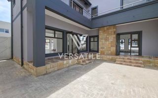 4 Bedroom House For Sale in Long Beach