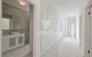 4 Bedroom House For Sale in Long Beach