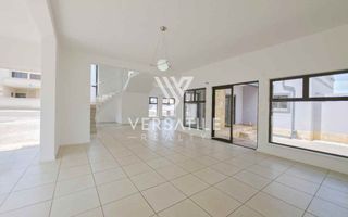 4 Bedroom House For Sale in Long Beach