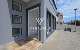 4 Bedroom House For Sale in Long Beach