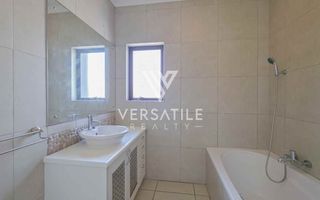 4 Bedroom House For Sale in Long Beach