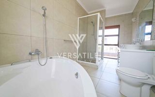 4 Bedroom House For Sale in Long Beach