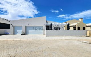 3 Bedroom House For Sale in Henties Bay Central, Henties Bay