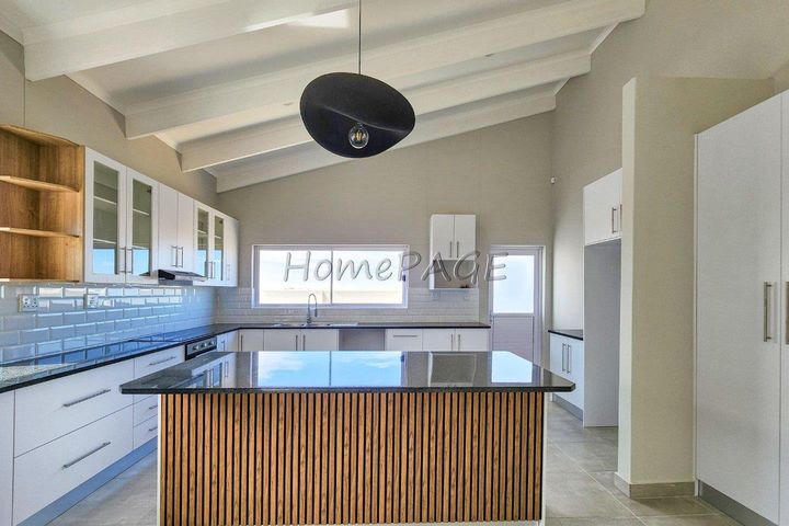 3 Bedroom House For Sale in Henties Bay Central, Henties Bay