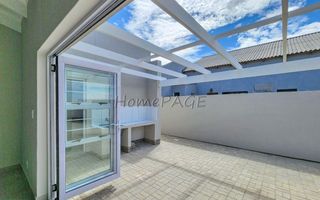3 Bedroom House For Sale in Henties Bay Central, Henties Bay