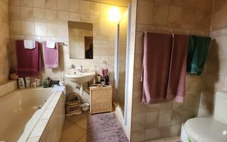 2 Bedroom House For Sale in Henties Bay Central, Henties Bay