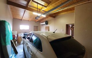 2 Bedroom House For Sale in Henties Bay Central, Henties Bay