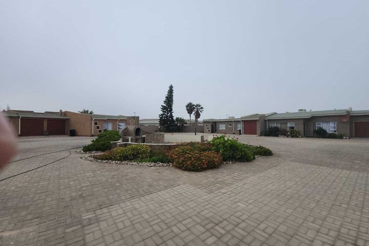 2 Bedroom House For Sale in Henties Bay Central, Henties Bay