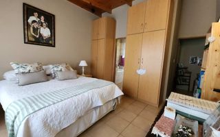 2 Bedroom House For Sale in Henties Bay Central, Henties Bay