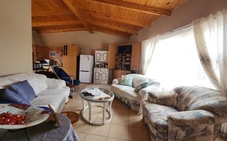 2 Bedroom House For Sale in Henties Bay Central, Henties Bay