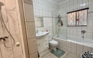 4 Bedroom House For Sale in Olympia, Windhoek