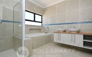 3 Bedroom House For Sale in Mile 4 Extension 1, Swakopmund